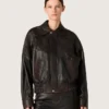 Giacca bomber da donna in pelle nappa bordeaux scuro con ricami floreali