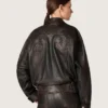 Giacca bomber da donna in pelle nappa bordeaux scuro con ricami floreali