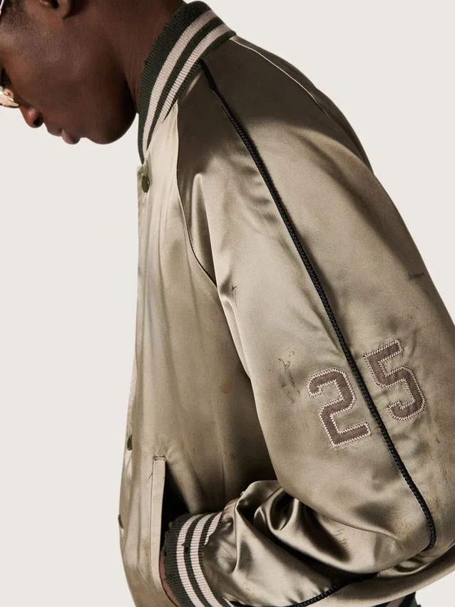Giacca bomber unisex in raso verde con orli e collo a costine