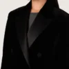 Giacca da donna doppiopetto in velluto nero con revers in raso nero