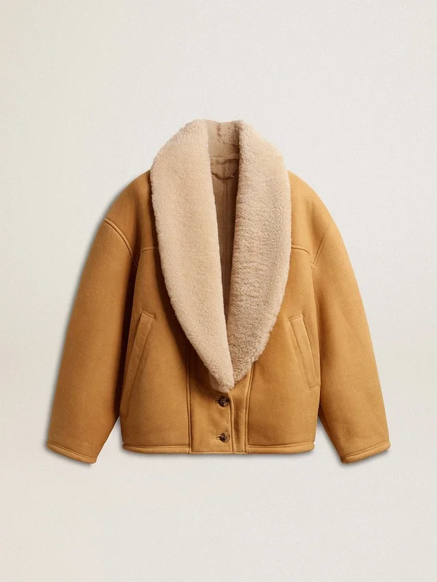 Giacca da donna in pelle di pecora con ampio collo a scialle in shearling
