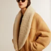 Giacca da donna in pelle di pecora con ampio collo a scialle in shearling