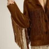 Giacca da donna in pelle scamosciata color tabacco con frange
