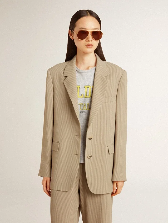 Giacca da donna monopetto beige a righe sottili con vestibilità oversize