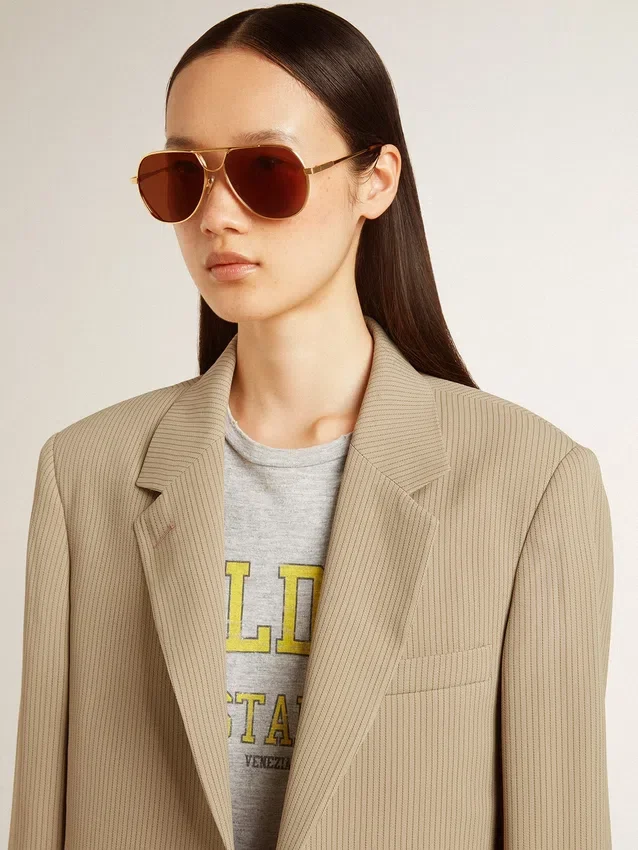 Giacca da donna monopetto beige a righe sottili con vestibilità oversize