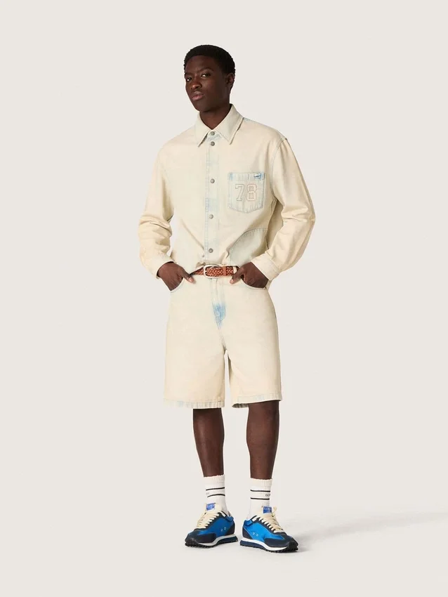 Bermuda da uomo in denim color sabbia chiaro