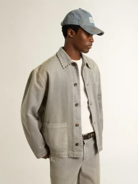 Giacca da uomo in denim grigio con borchie