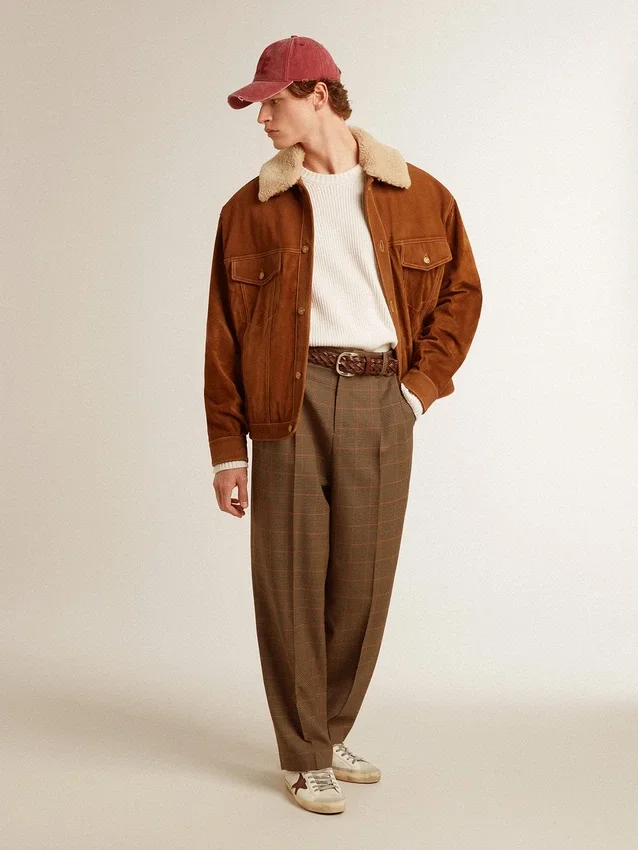 Giacca da uomo in pelle crosta color tabacco con collo in shearling