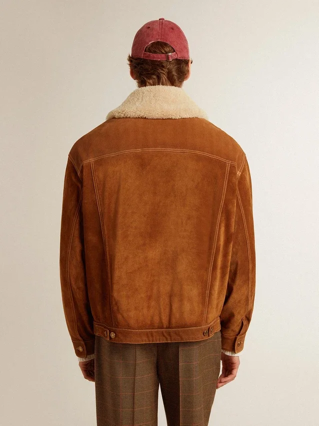 Giacca da uomo in pelle crosta color tabacco con collo in shearling