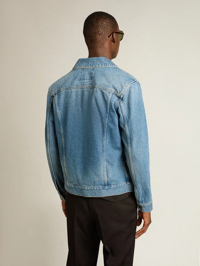 Giacca in denim da uomo con lavaggio medio