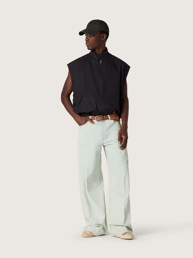 Gilet da uomo in twill di cotone blu scuro con cerniera ed etichetta con stampa a bandiera