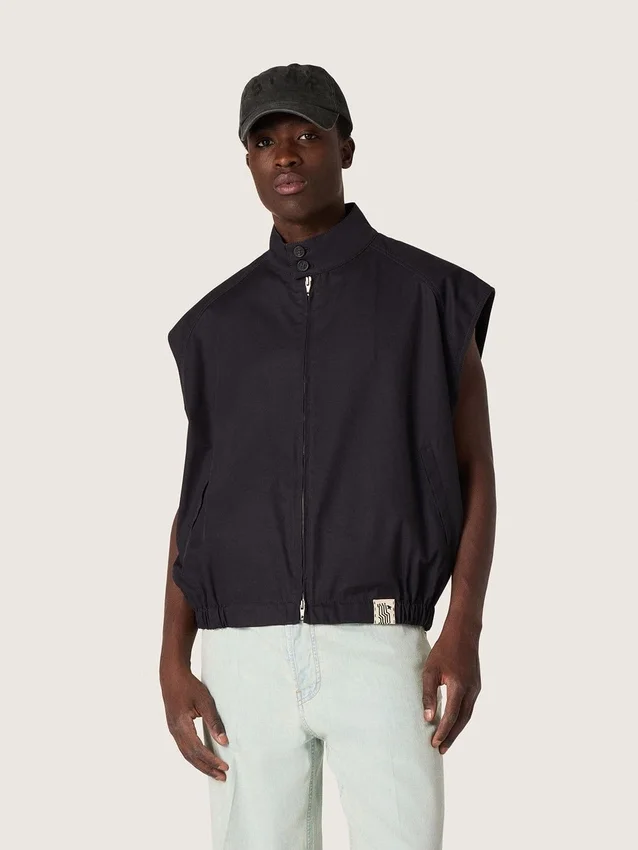 Gilet da uomo in twill di cotone blu scuro con cerniera ed etichetta con stampa a bandiera