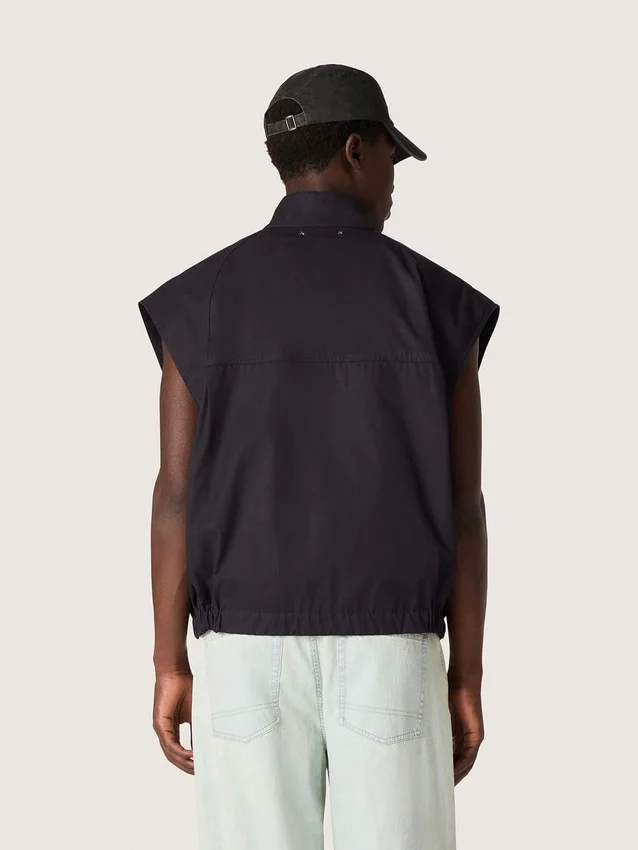 Gilet da uomo in twill di cotone blu scuro con cerniera ed etichetta con stampa a bandiera