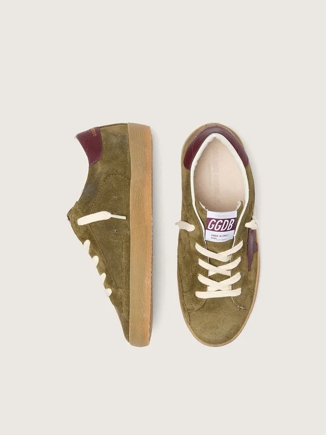 Giovane Super-Star in pelle scamosciata verde militare con stella in pelle bordeaux e linguetta sul tallone