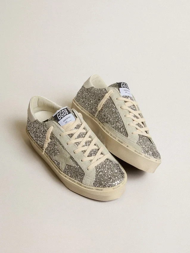Hi Star da donna in glitter argento con stella in pelle scamosciata e linguetta sul tallone bianca