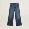 Jeans bootcut da bambina con lavaggio medio e ricami