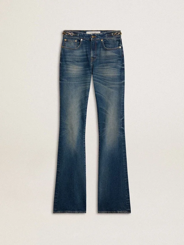 Jeans da donna a zampa con lavaggio vintage e dettagli metallici