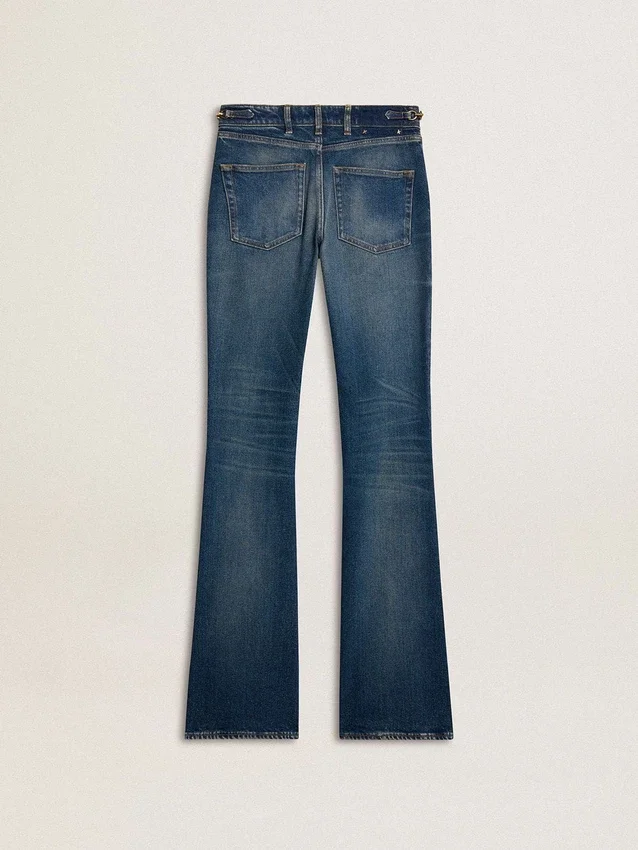 Jeans da donna a zampa con lavaggio vintage e dettagli metallici