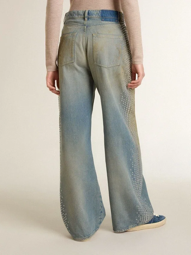Jeans da donna modello boyfriend con effetto vissuto, lavaggio sabbia e borchie