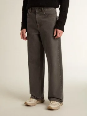 Jeans da uomo grigio scuro in denim con lavaggio a pieghe ritorte