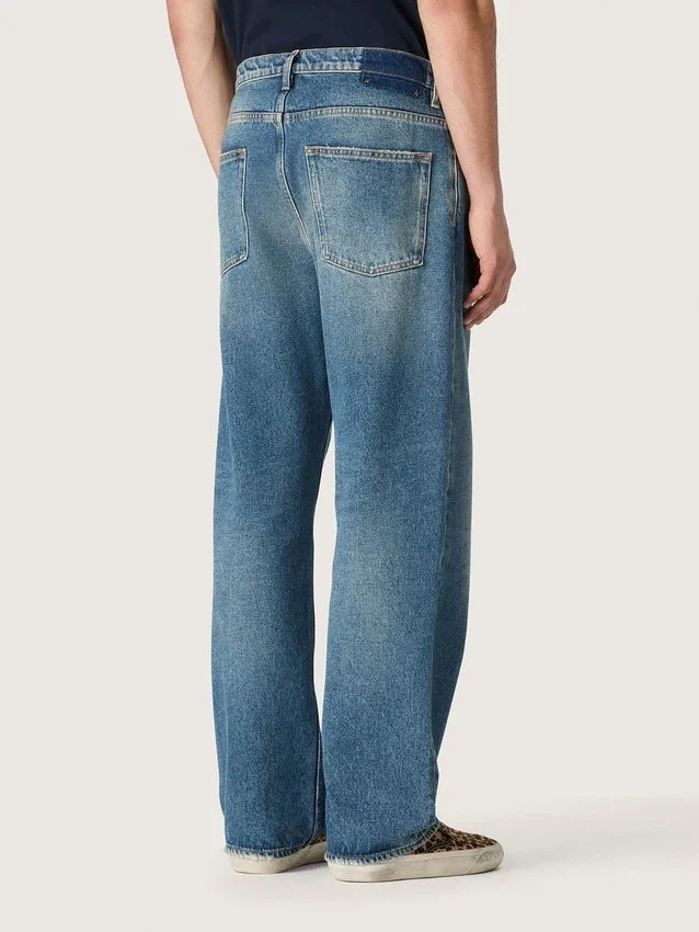 Jeans larghi blu con lavaggio medio