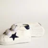 June Junior in nappa con stella e linguetta sul tallone in pelle scamosciata blu scuro