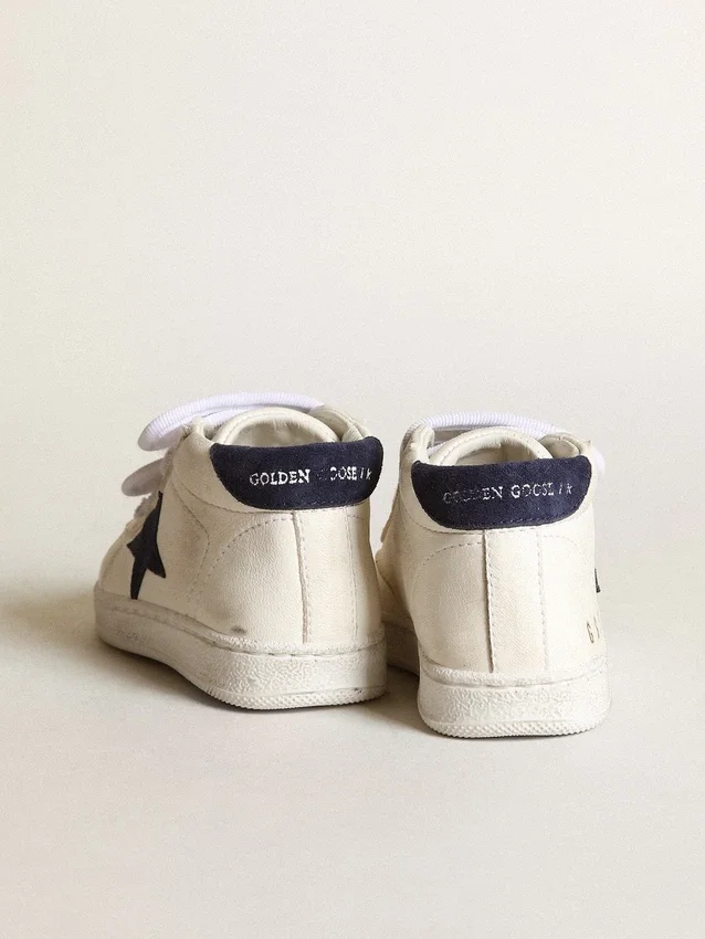 June Junior in nappa con stella e linguetta sul tallone in pelle scamosciata blu scuro