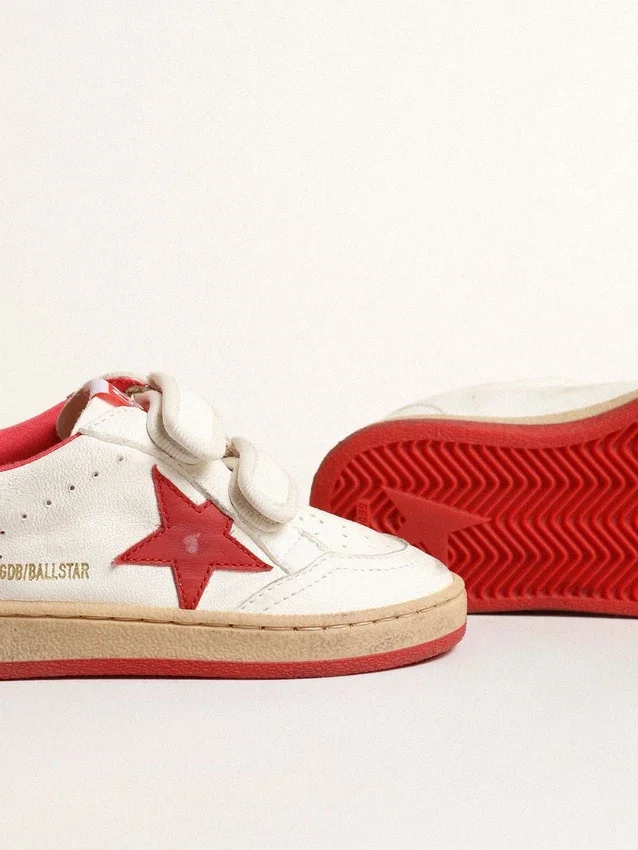Junior Ball Star in nappa con stella in pelle rossa e linguetta sul tallone
