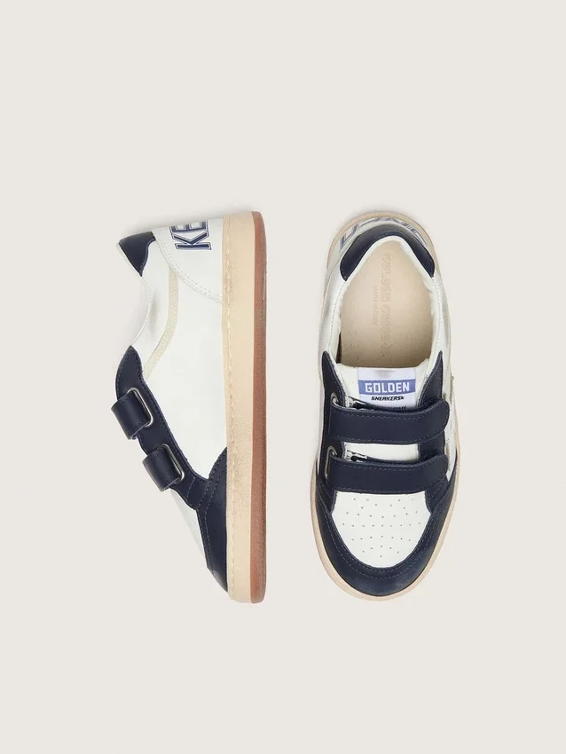 Young Ball Star in pelle bianca con stella in pelle argento metallizzato e inserti in pelle blu scuro