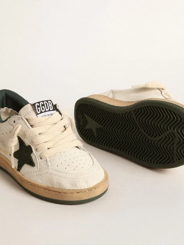 Junior Ball Star in pelle bianca con stella in pelle scamosciata verde