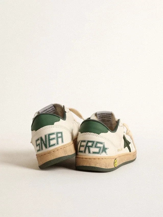 Junior Ball Star in pelle bianca con stella in pelle scamosciata verde