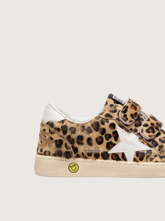 Junior Ball Star in pelle di pony con stampa leopardata, stella in pelle bianca e linguetta sul tallone