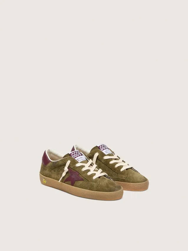 Junior Super-Star in pelle scamosciata verde militare con stella in pelle bordeaux e linguetta sul tallone