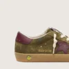Junior Super-Star in pelle scamosciata verde militare con stella in pelle bordeaux e linguetta sul tallone
