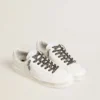 Lacci beige con stampa leopardata e logo bianco a contrasto