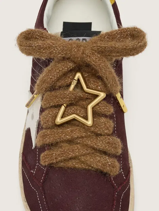 Lacci in lana color marrone “Pellami” con moschettone a forma di stella dorata