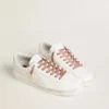 Lacci in lurex rosa salmone con logo nero a contrasto