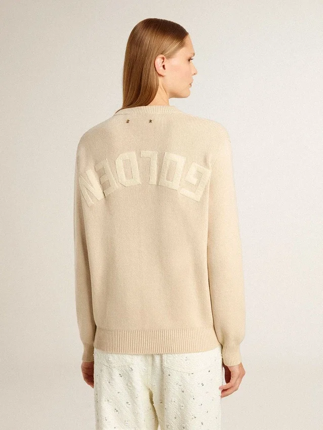 Maglione da donna beige con scritta “Golden” sul retro