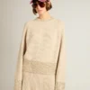 Maglione da donna dal taglio squadrato in lana con decorazioni in cristalli hotfix