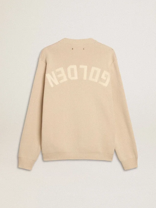 Maglione da uomo a girocollo beige con scritta “Golden” sul retro