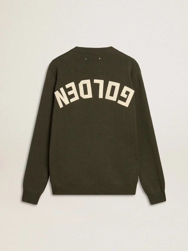 Maglione da uomo a girocollo verde militare con scritta "Golden" sul retro