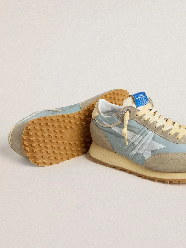 Marathon da donna con tomaia in nylon azzurro e stella blu pastello