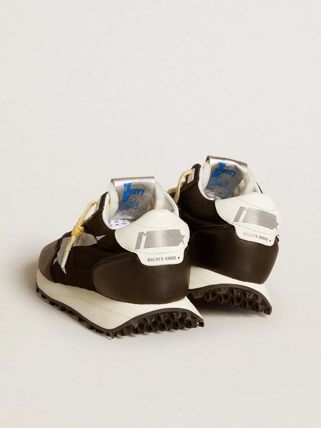 Marathon da donna con tomaia in nylon nero e stella bianca