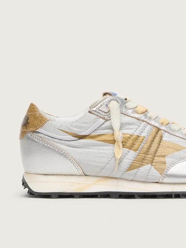 Marathon da donna con tomaia in nylon ripstop argento e stella dorata