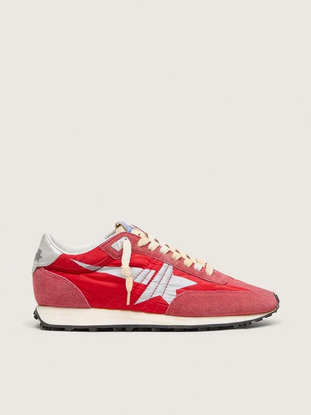 Marathon da donna con tomaia in nylon rosso e stella argentata