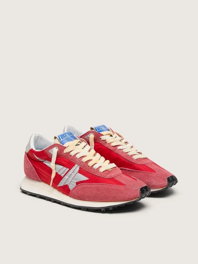 Marathon da donna con tomaia in nylon rosso e stella argentata