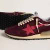 Marathon da donna in mesh bordeaux e pelle scamosciata con stella rosa stampata