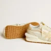Marathon da donna in nylon beige e pelle grigia con stella stampata beige