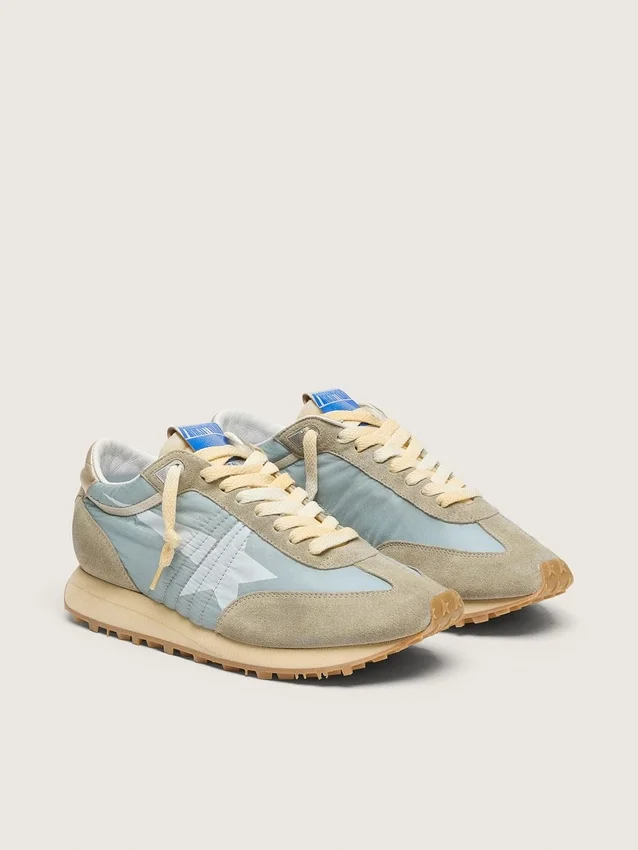 Marathon da uomo con tomaia in nylon azzurro e stella blu pastello