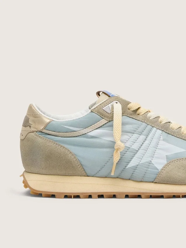 Marathon da uomo con tomaia in nylon azzurro e stella blu pastello